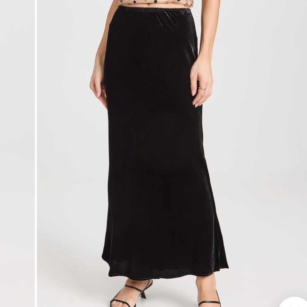 Brand New !!!!!! Reformation Layla Velvet Skirt size 14
